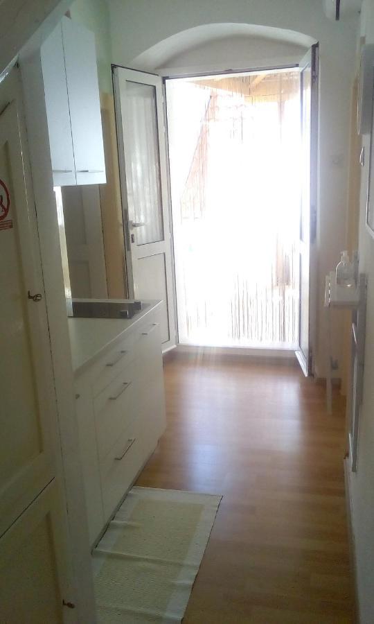 Apartment Nada Povlja  Esterno foto